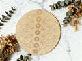 Plaque bois Fleur de Vie & 7 Chakras — recharge de pierres & harmonie énergétique